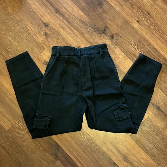 Aritzia Wilfred Free Modern Cargo Pants - Picture 3 of 3